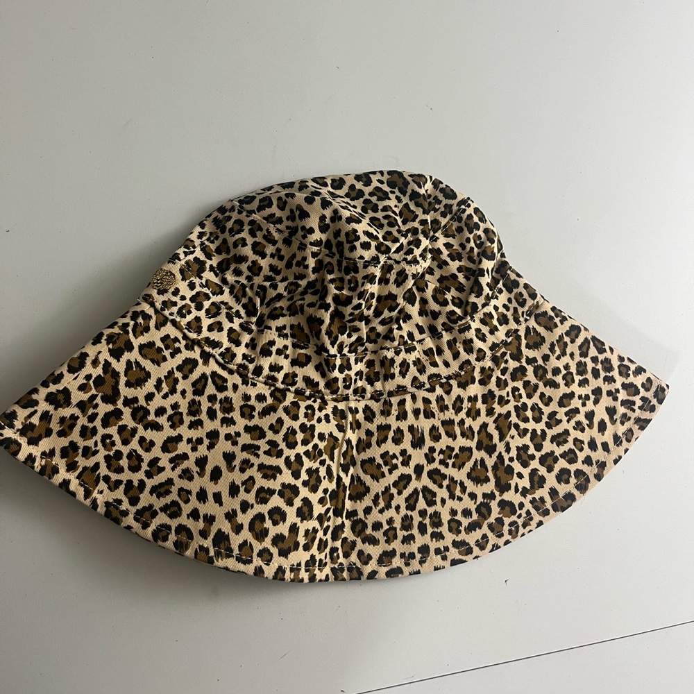 Vince Camuto leopard bucket hat